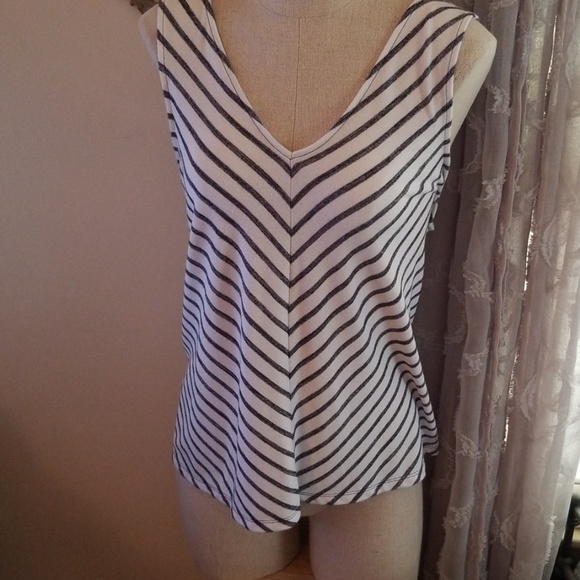 Striped tank top - Picture 3 of 5